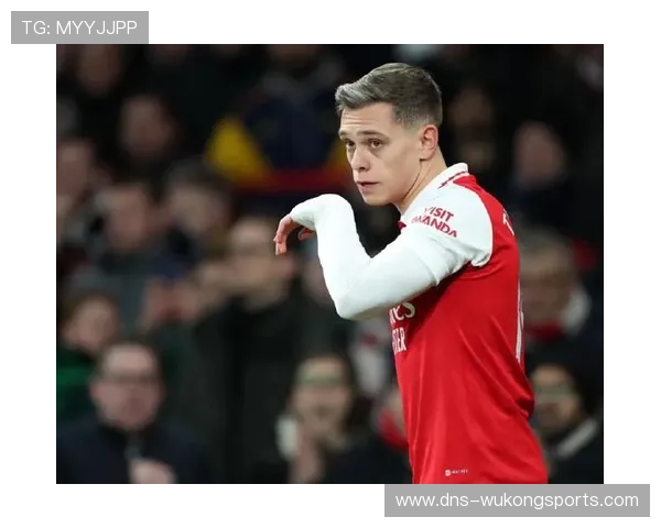 伪9号与边锋自由切换：特罗萨德的战术多样性