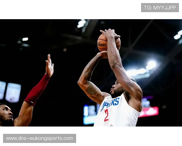 伦纳德背身单打效率超乔治助快船关键时刻拉开差距