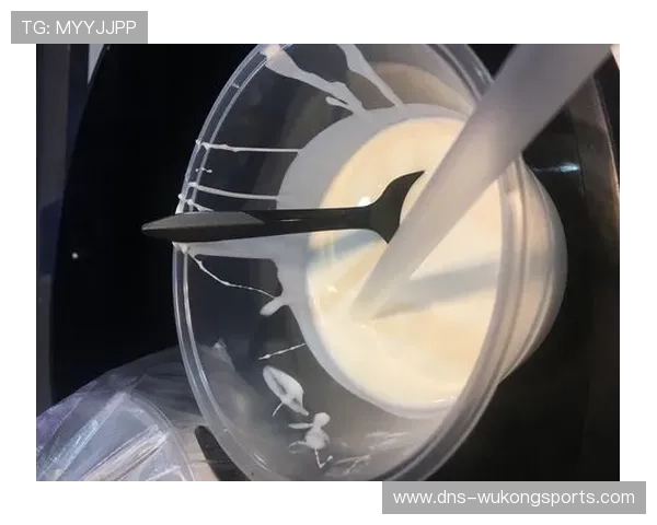 字母哥家冰箱里塞满蛋白粉，连饮料都是无糖的