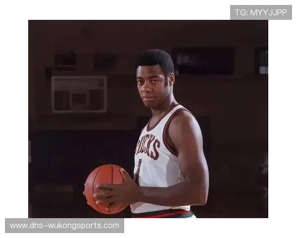 奥斯卡·罗伯特森关键传球效率领先时代队友显组织威胁