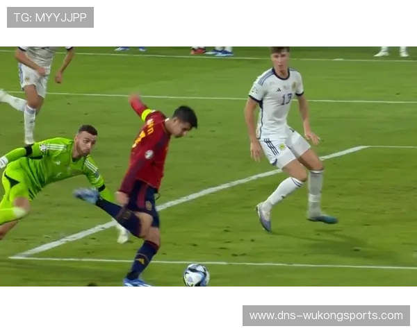 任意球判罚争议多因什么细节被裁判忽略？