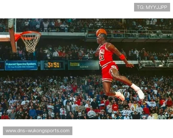 乔丹关键时刻投篮高效拉开得分差异彰显核心价值